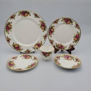Royal Albert Bone China Old Country Roses 5pc Place Setting Rare Find Vtg 60's
